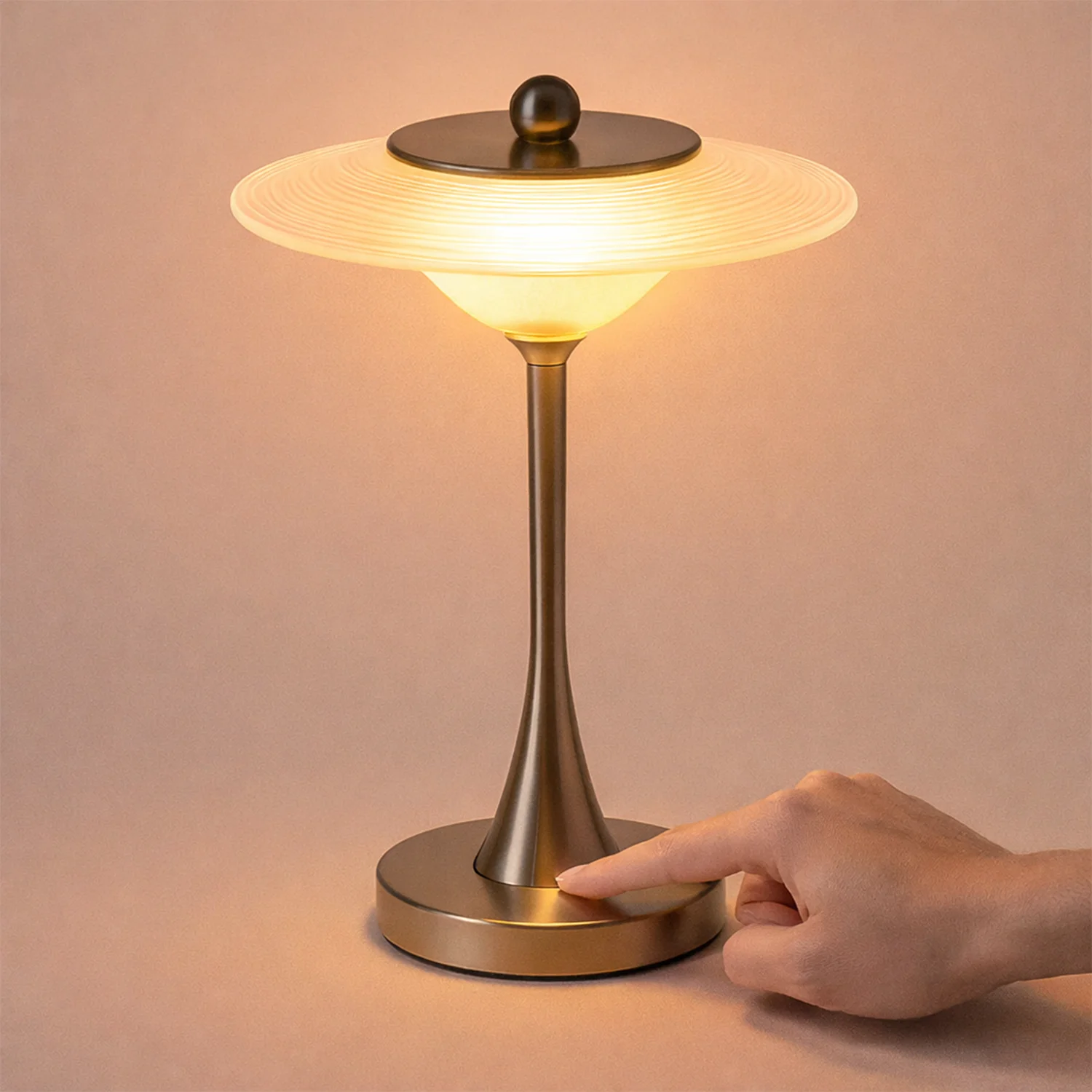 lámpara / lámpara cálida / lámpara luz fría / lámpara luz cálida / lámpara moderna / lámpara inteligente / lámpara metálica / lámpara de vidrio / lámpara cálida de calidad / lámpara resistente /lámpara con luz baja / lámpara con luz alta / lámpara luz tenue / lámpara luz amarilla / lámpara luz blanca / lámpara de living / lámpara de comedor / lámpara de pie / lámpara alta / lámpara de mesa / lámpara para rack / lámpara de hongo / lámpara naranja / lámpara minimalista / lámpara para escritorio / lámpara para