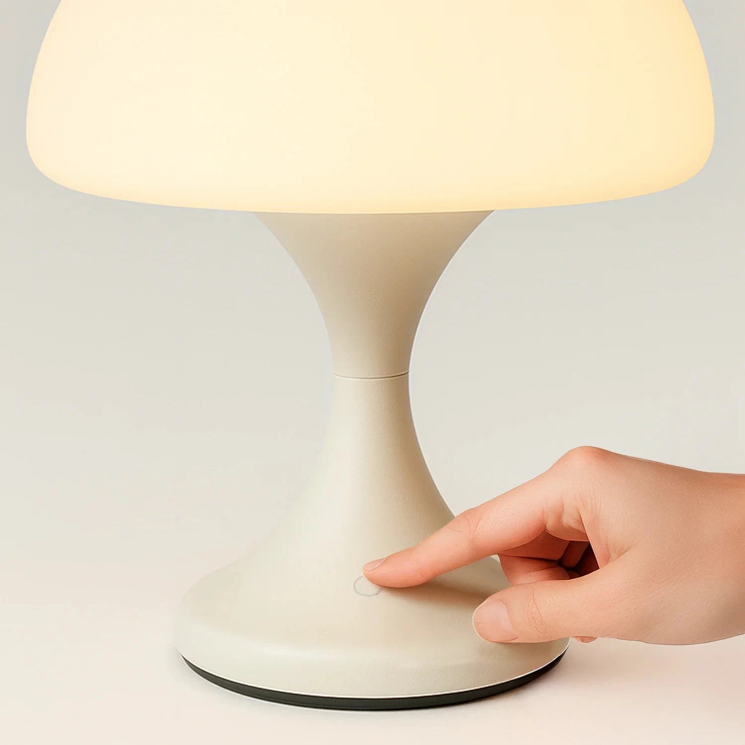 lámpara / lámpara cálida / lámpara luz fría / lámpara luz cálida / lámpara moderna / lámpara inteligente / lámpara metálica / lámpara de vidrio / lámpara cálida de calidad / lámpara resistente /lámpara con luz baja / lámpara con luz alta / lámpara luz tenue / lámpara luz amarilla / lámpara luz blanca / lámpara de living / lámpara de comedor / lámpara de pie / lámpara alta / lámpara de mesa / lámpara para rack / lámpara de hongo / lámpara naranja / lámpara minimalista / lámpara para escritorio / lámpara para